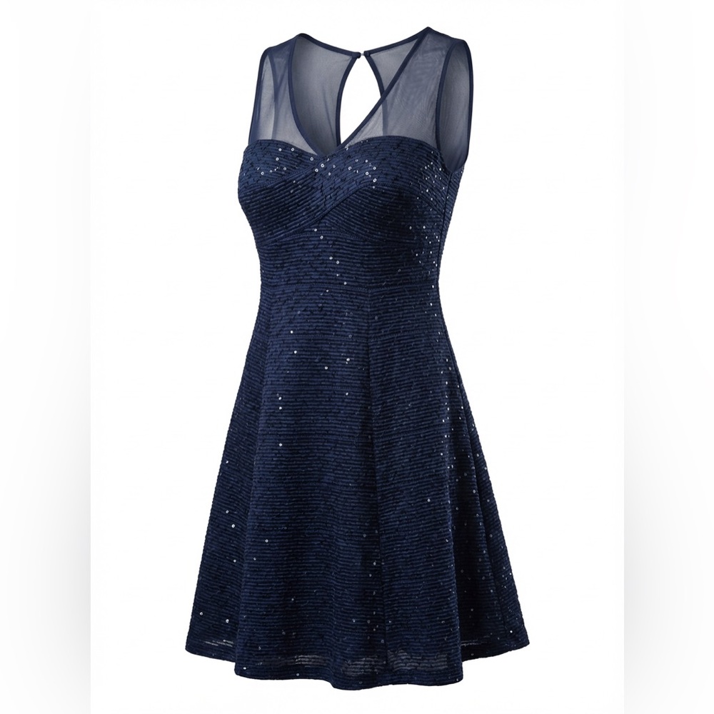 Size M/L Elegant Navy Blue Sleeveless prom/formal dress